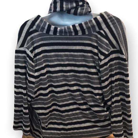 BEBE brand | Hoodie/  shawl/scarf/ sweater - Picture 2 of 16